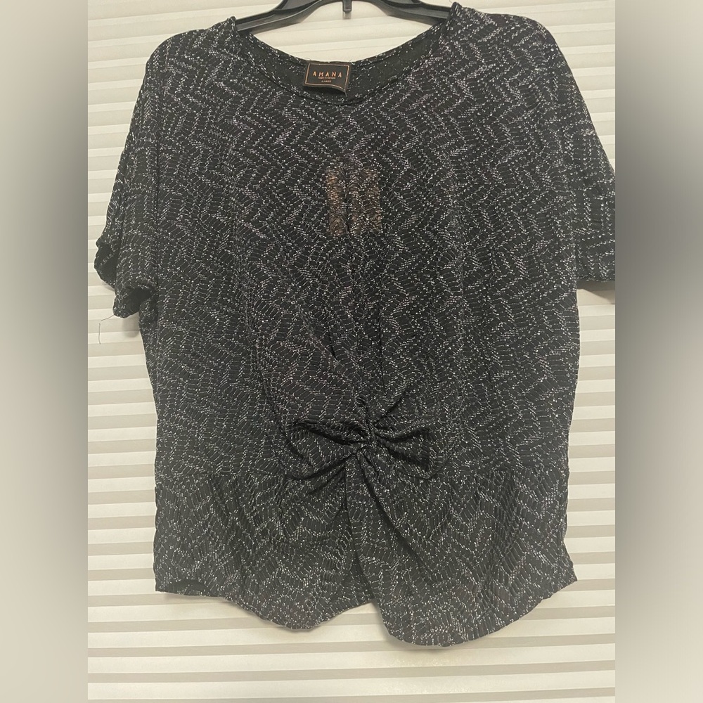 Amana black blouse Women’s Large NWT